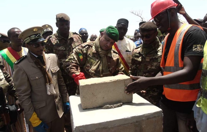 Bandiagara première pierre du poste de commandement