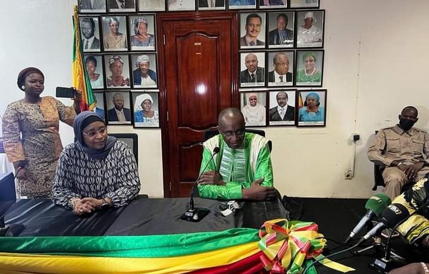 Renforcement du système de santé au Mali le Fonds Mondial octroie 03 véhicules à la DPM