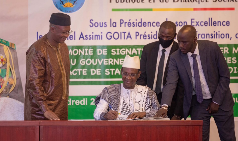 Signature de l'apaisement du climat social