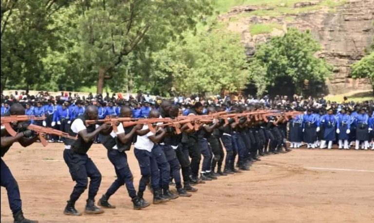 sortie de la police