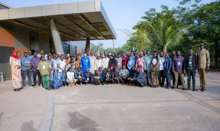 Journalisme sensible aux conflits