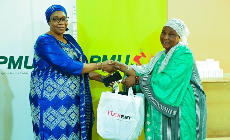 1 000 kits scolaires aux revendeurs du PMU Mali