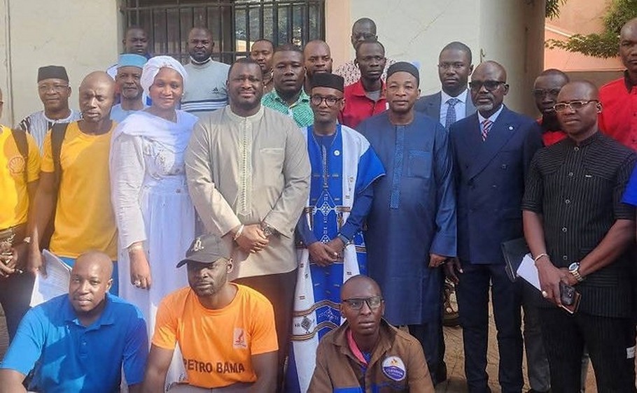 Dr Fassoun Coulibaly et les Pompistes