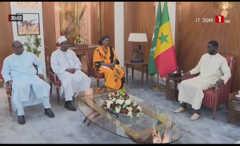 Mme Dembélé Madina Sissoko avec Diomaye
