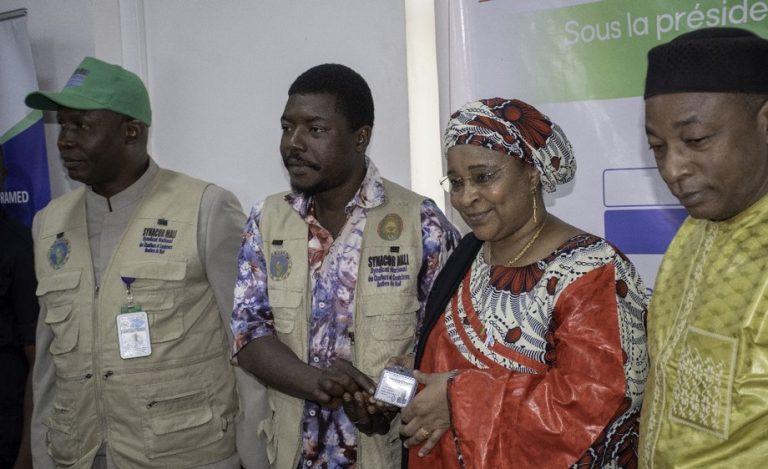 𝐑𝐞𝐦𝐢𝐬𝐞 𝐝𝐞𝐬 𝐜𝐚𝐫𝐭𝐞𝐬 𝐑𝐀𝐌𝐄𝐃 𝐚𝐮𝐱 𝐜𝐡𝐚𝐮𝐟𝐟𝐞𝐮𝐫𝐬