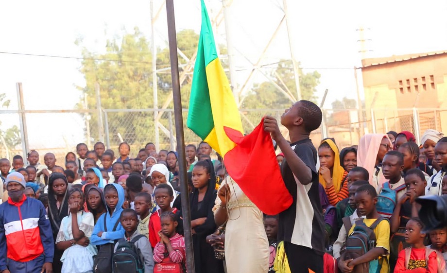 Montee-des-couleurs-dans-un-etablissement-de-Bamako souveraineté retrouvée