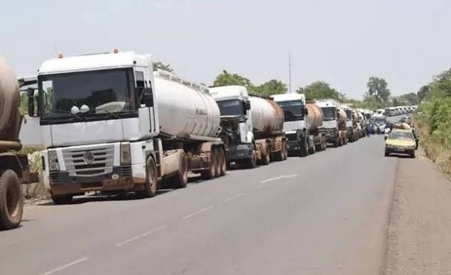 Citernes sur la route