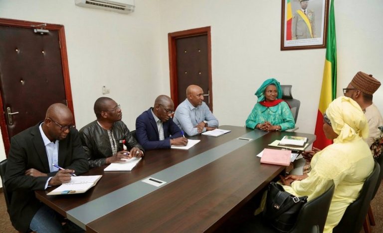 Oumou Sall Seck reçoit le Directeur de Story’s Com