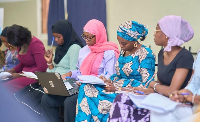 Lutte contre la violence facilitée en ligne