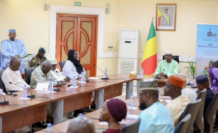 comité de réflexion crée auprès du chef du gouvernement