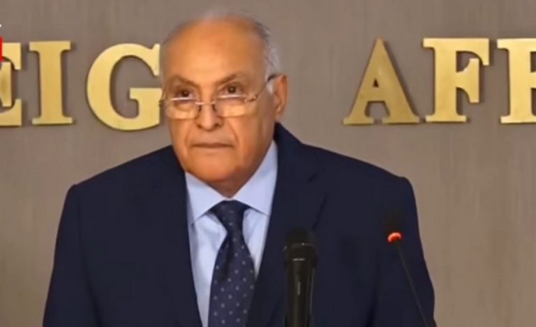 ministre des Affaires étrangères, de la Communauté nationale à l’Étranger et des Affaires africaines, M. Ahmed Attaf