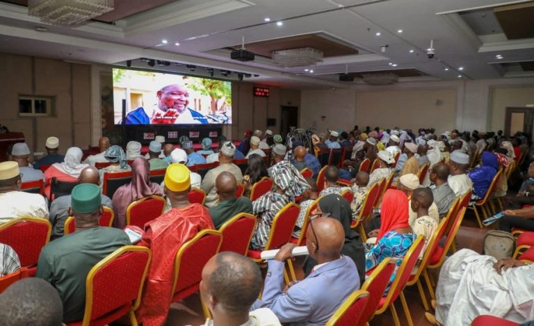 CNT célèbre la mémoire de Yambo Ouologuem