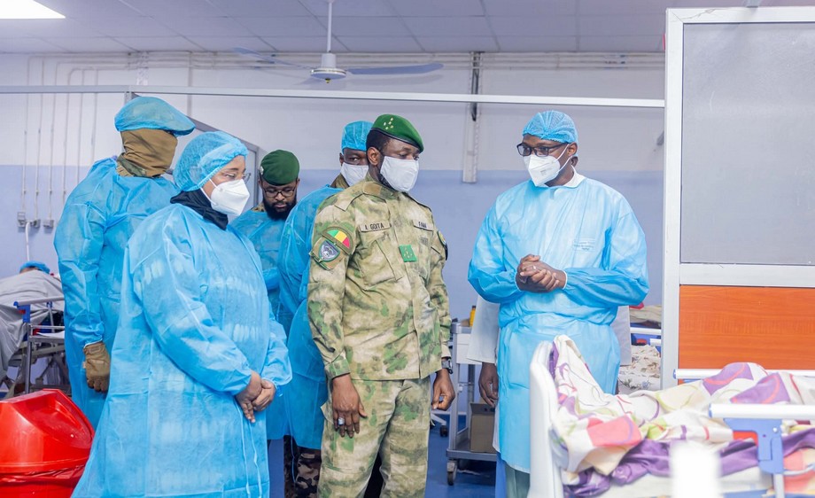 Assimi GOÏTA au chevet des victimes