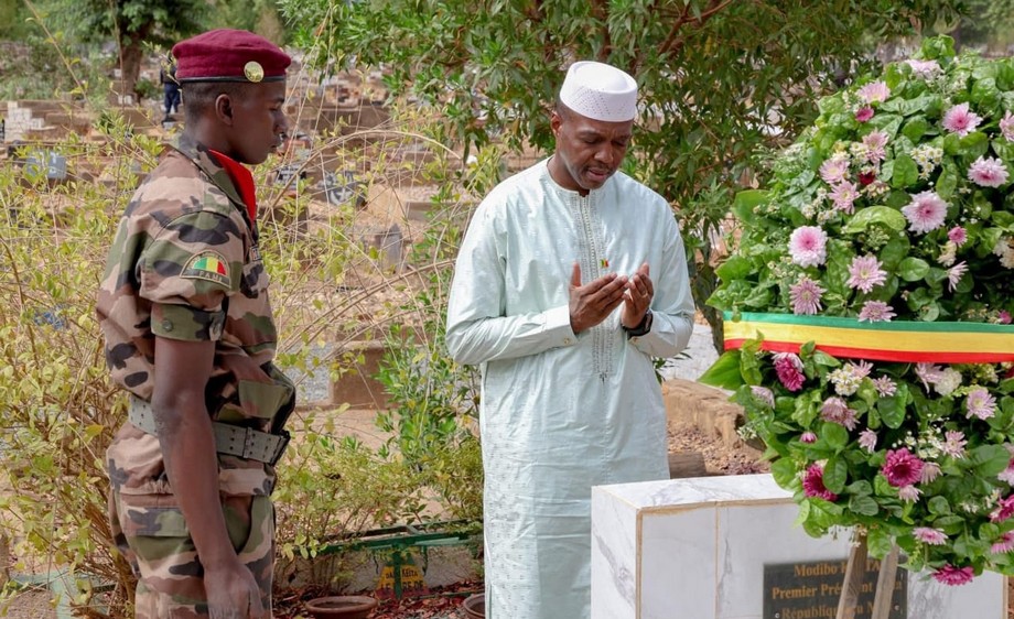 Hommage solennel à Modibo Keïta