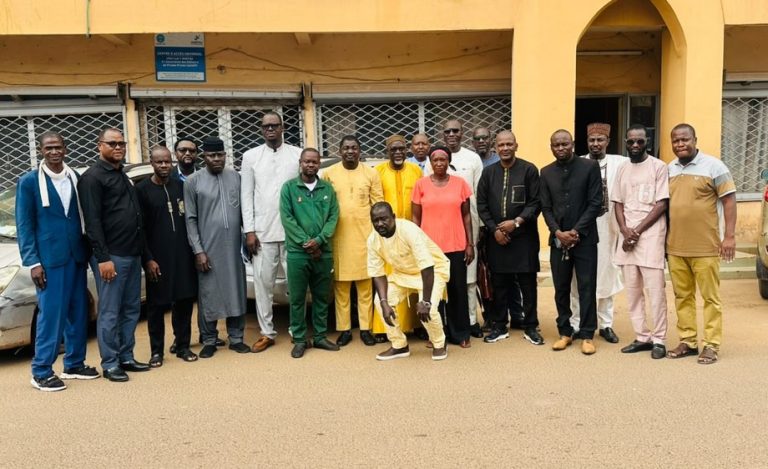 anciens présidents et le bureau actuel de l'ASSEP